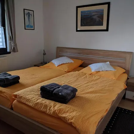 Holiday home Schoenes Mit Grill, Terrasse Und Garten Butjadingen